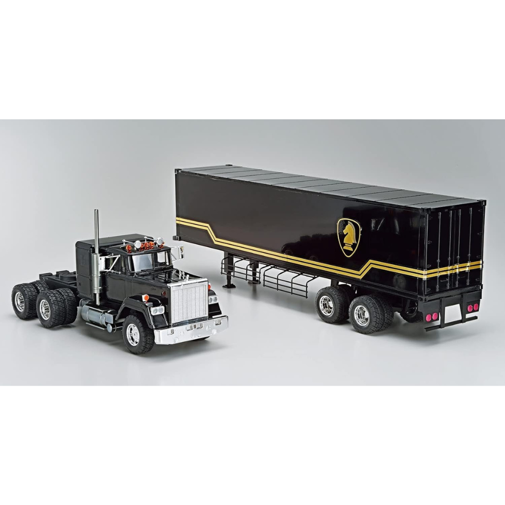 1/28 KNIGHT TRAILER TRUCK Model Car Kit Aoshima   