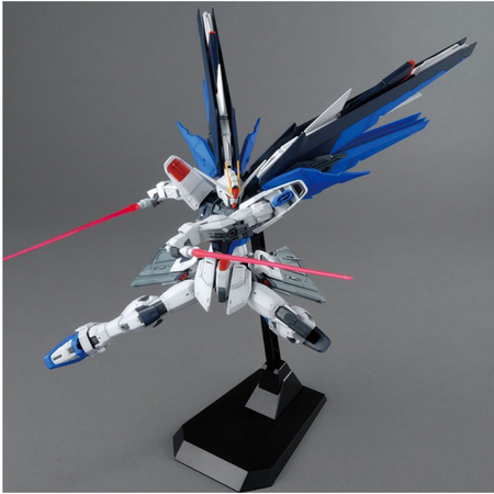 MG 1/100 FREEDOM GUNDAM VER.2.0 Gundam Model Kit Bandai   